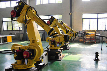 机器人如何提升重工机械的生产灵活性