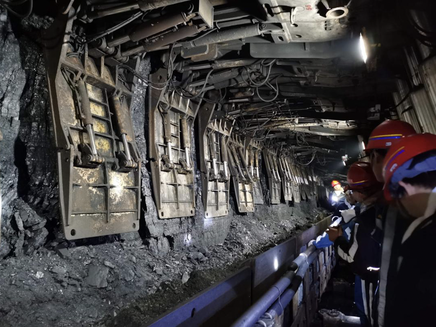 如何确保煤矿开采中重工机械的安全运行_金年会app